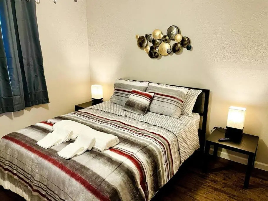 TEXAN house - 3 Bed, 2 Baths in The Woodlands
