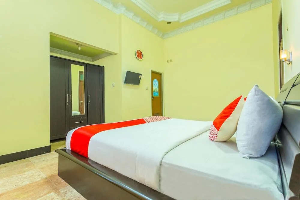 RedDoorz at Senaz Guesthouse Mataram