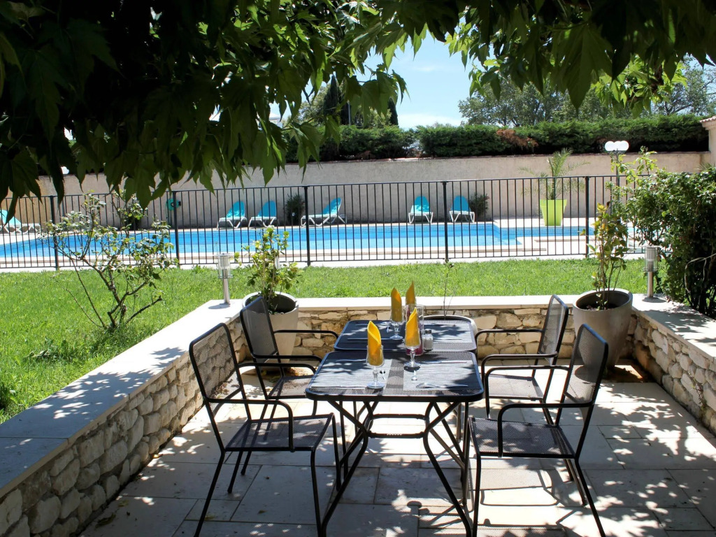 Logis Hôtel Acotel Avignon Nord