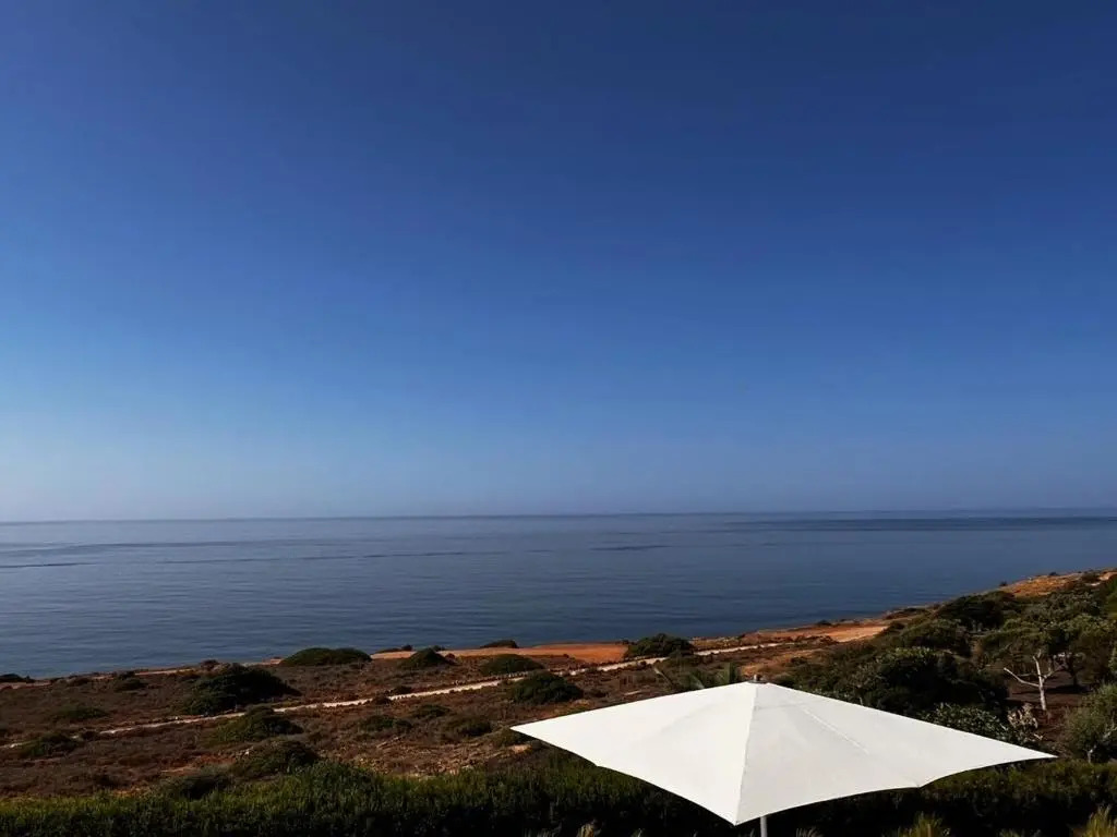 Casa Pôr do Sal - Boutique Suites, Sea Views & Heated Pool