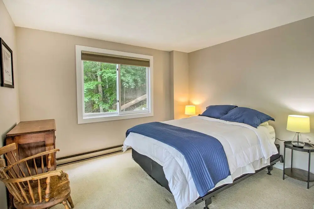 Cozy Lincoln Condo ~ 1 Mi to Loon Mountain!