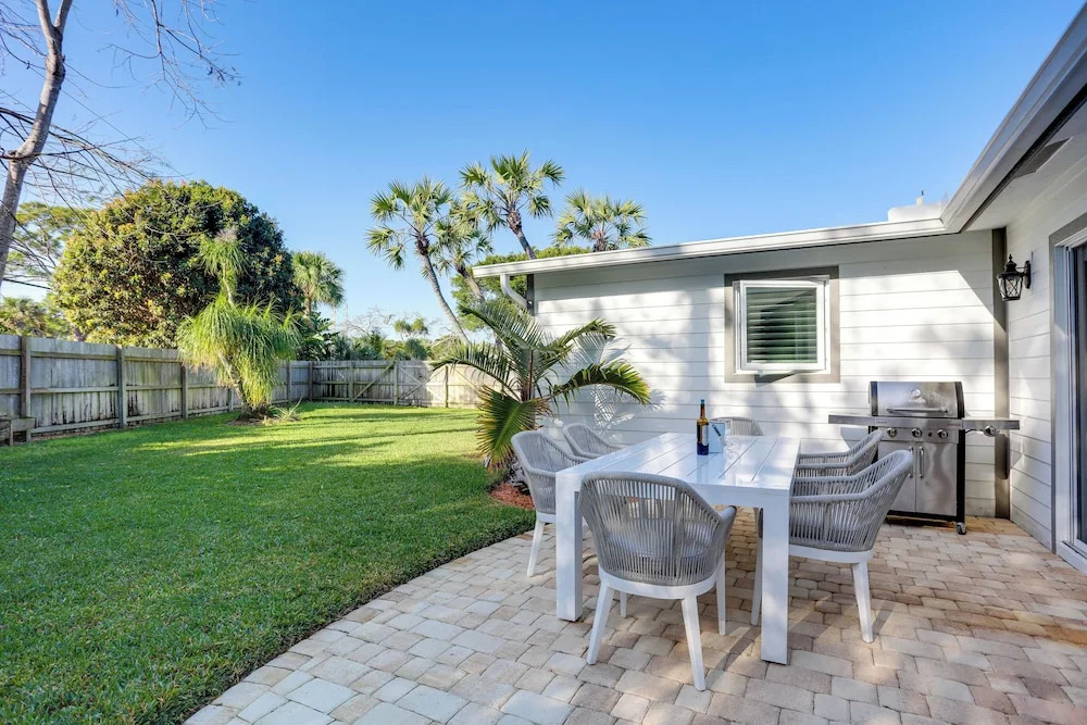 Fenced Yard, 4 Mi to Stuart Beach: Family Retreat!