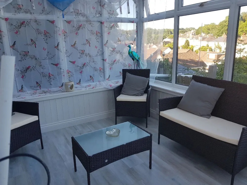 Tranquil Retreat - 3 Bedroom House with hot tub