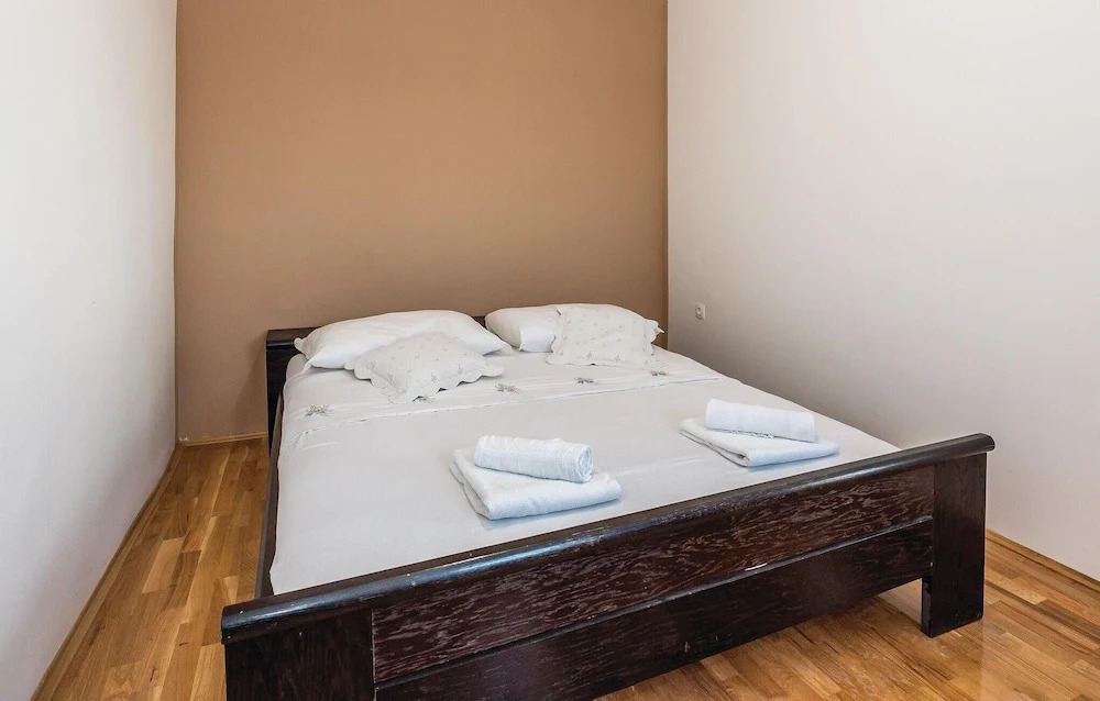 One-Bedroom Holiday Home In Donje Polje
