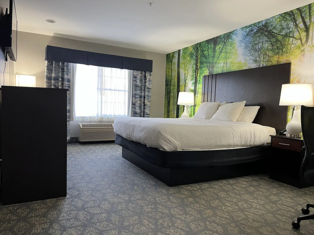 Spark By Hilton Freeport