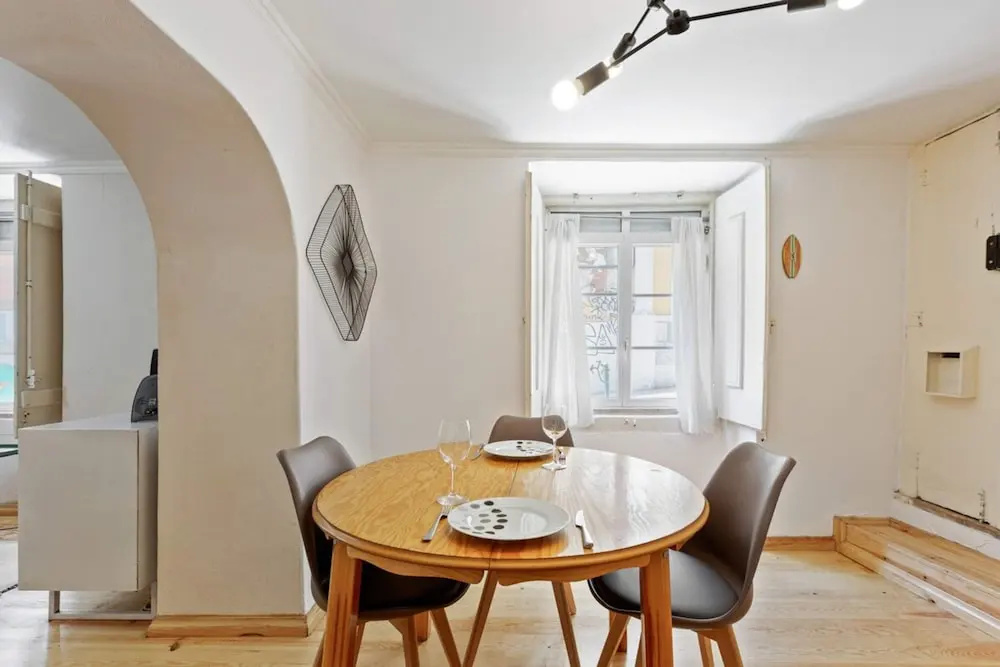 Portuguese Design 1 Bedroom Apartment in the Heart of Lisbon
