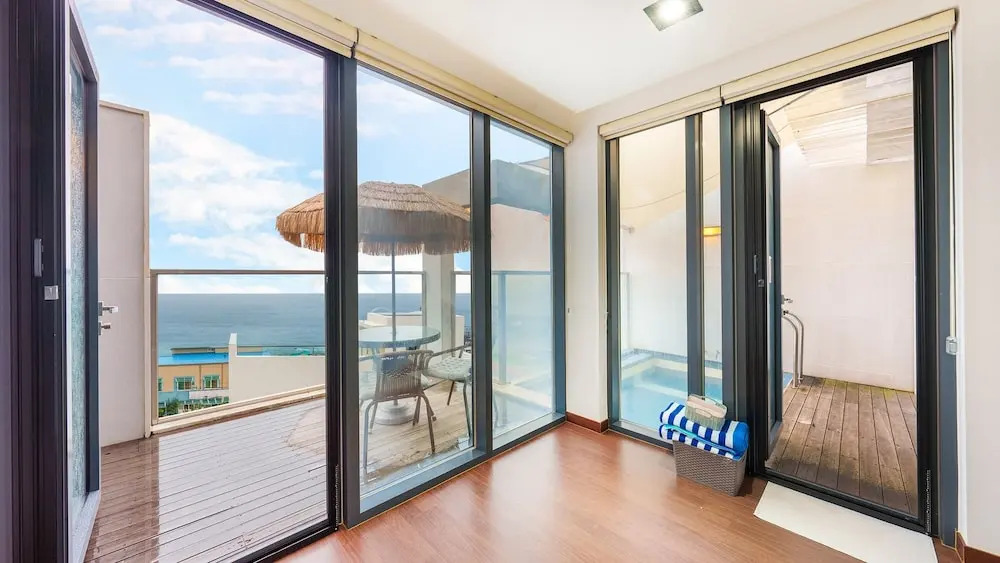 Gyeongju Wave Dokchae Poolvilla Pension
