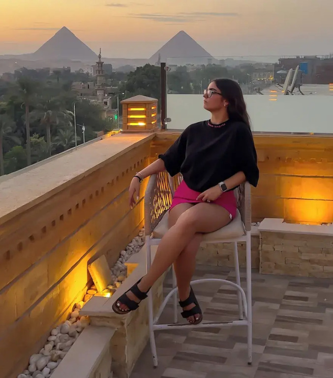 Taj Pyramids inn - Pyramids View Rooftop