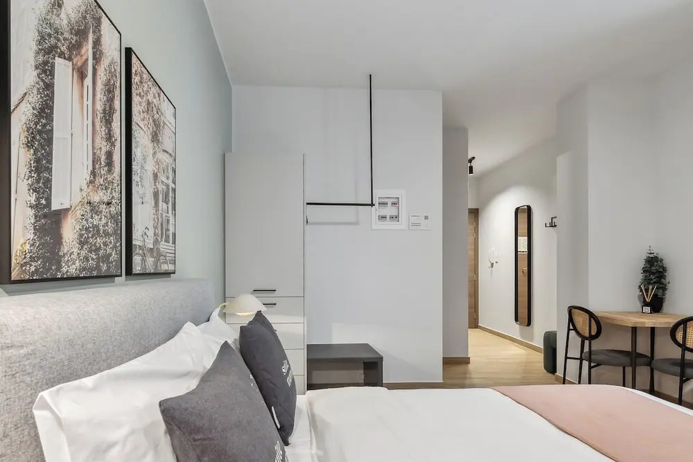 Limehome Athens Solonos City Center