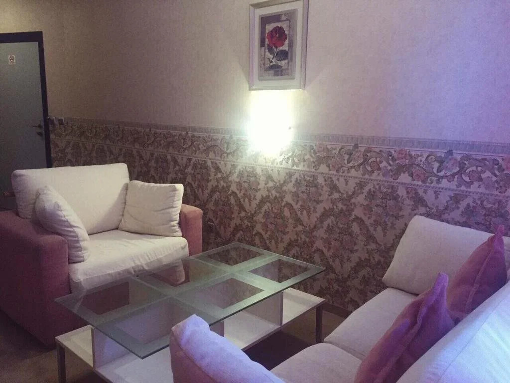 Royal Family Hotel