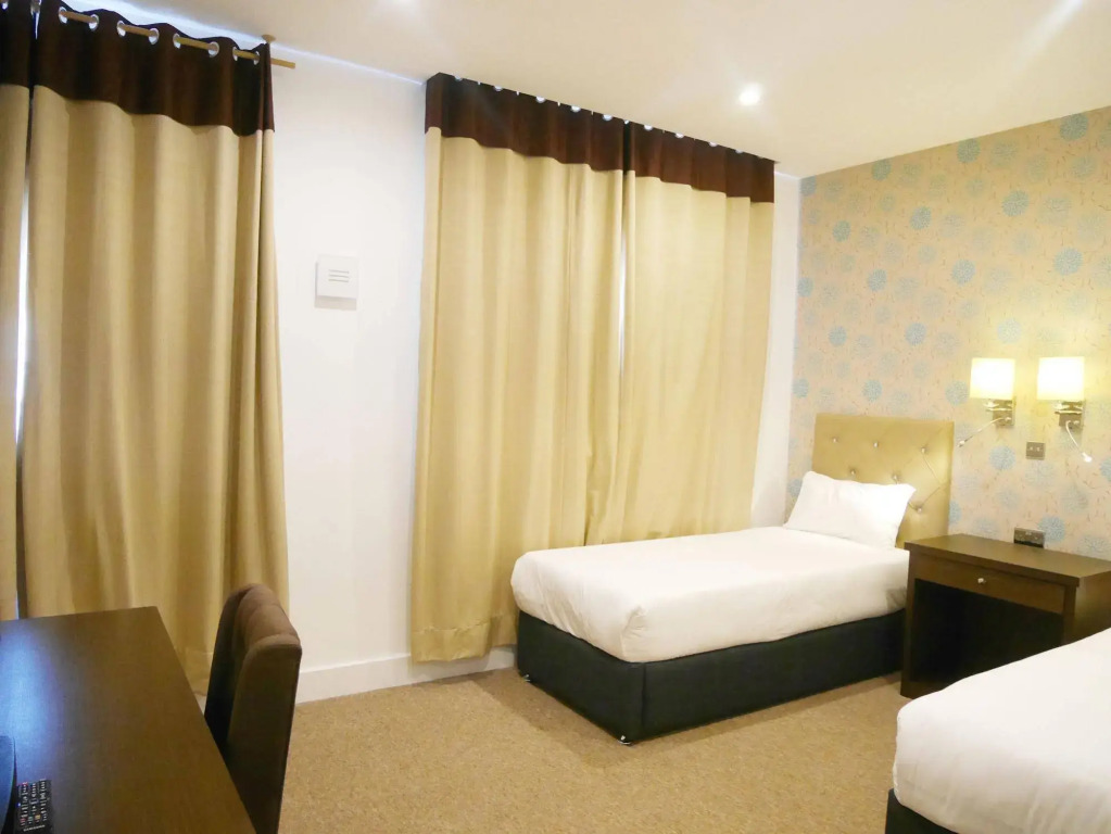 Grand Sapphire Hotel & Banqueting