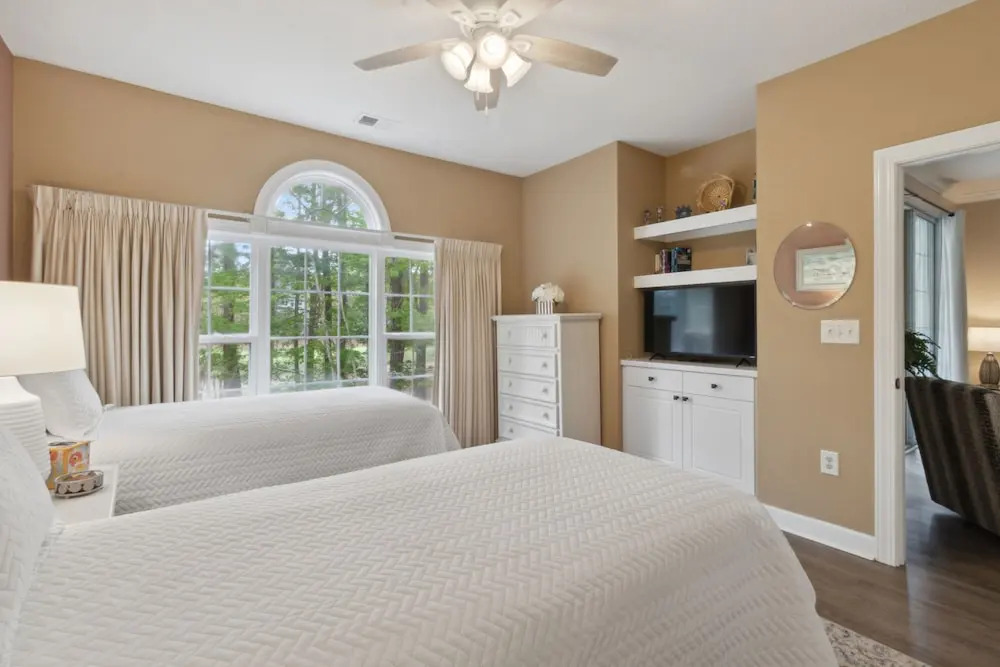 River Crossing #1224 2 Bedroom Condo by RedAwning