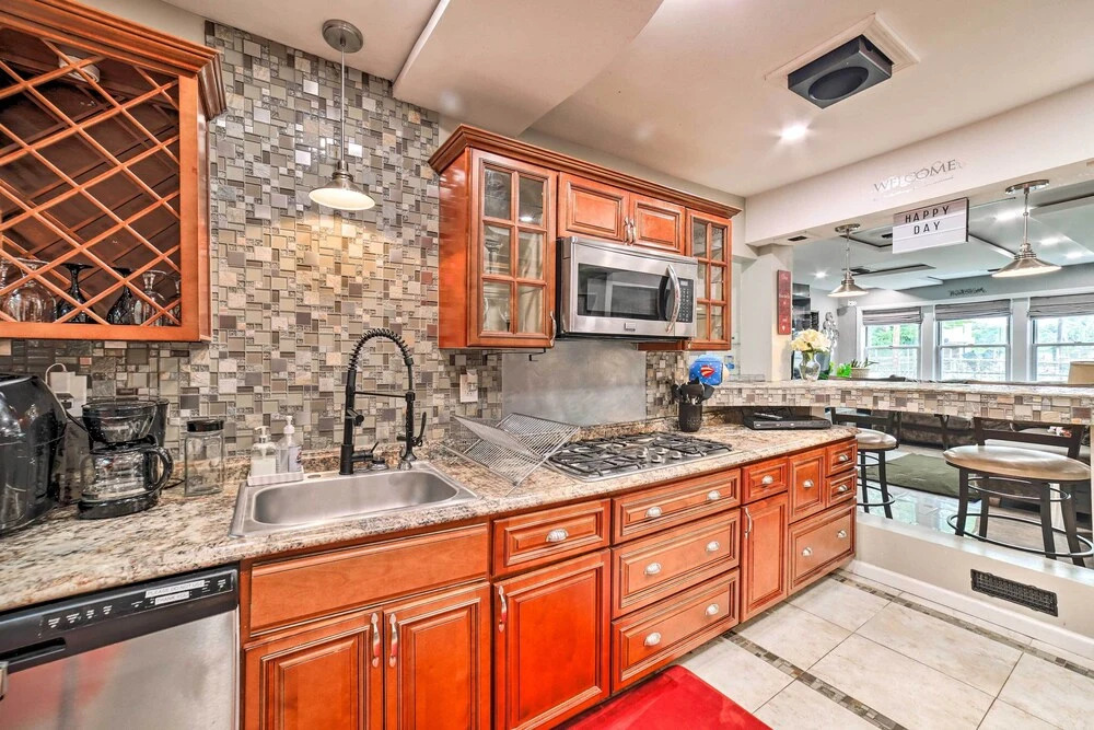 Pittsburgh Home w/ Pool, Fire Pit + Game Room