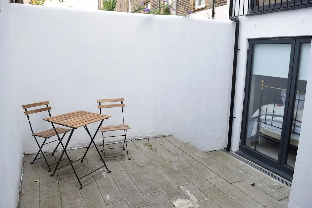Stunning 3 Bedroom Apartment in South London