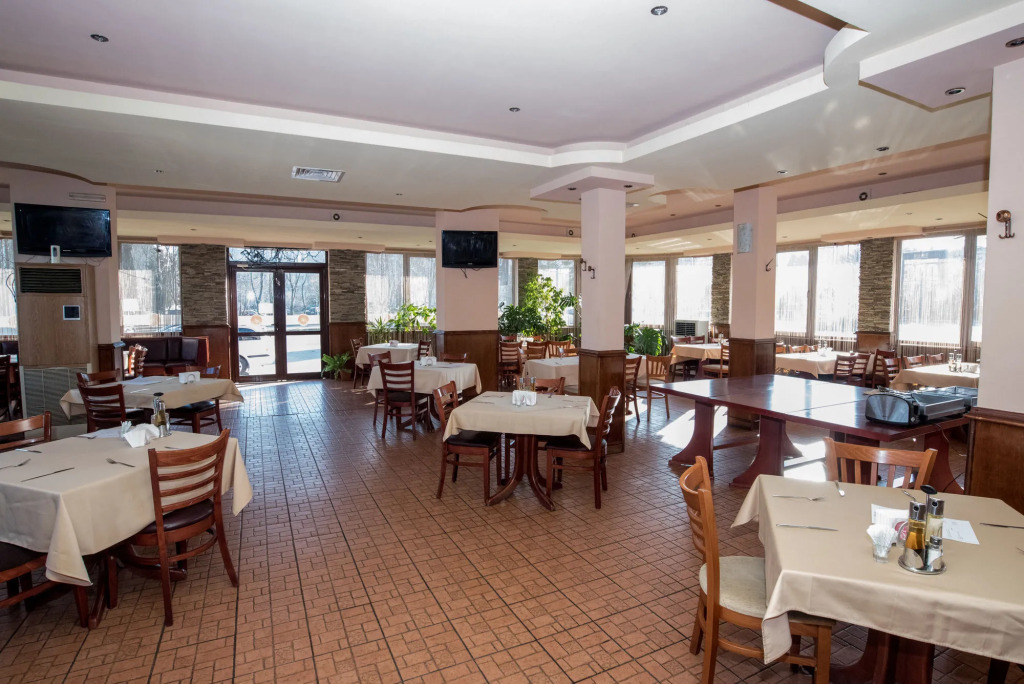 Avenue Hotel