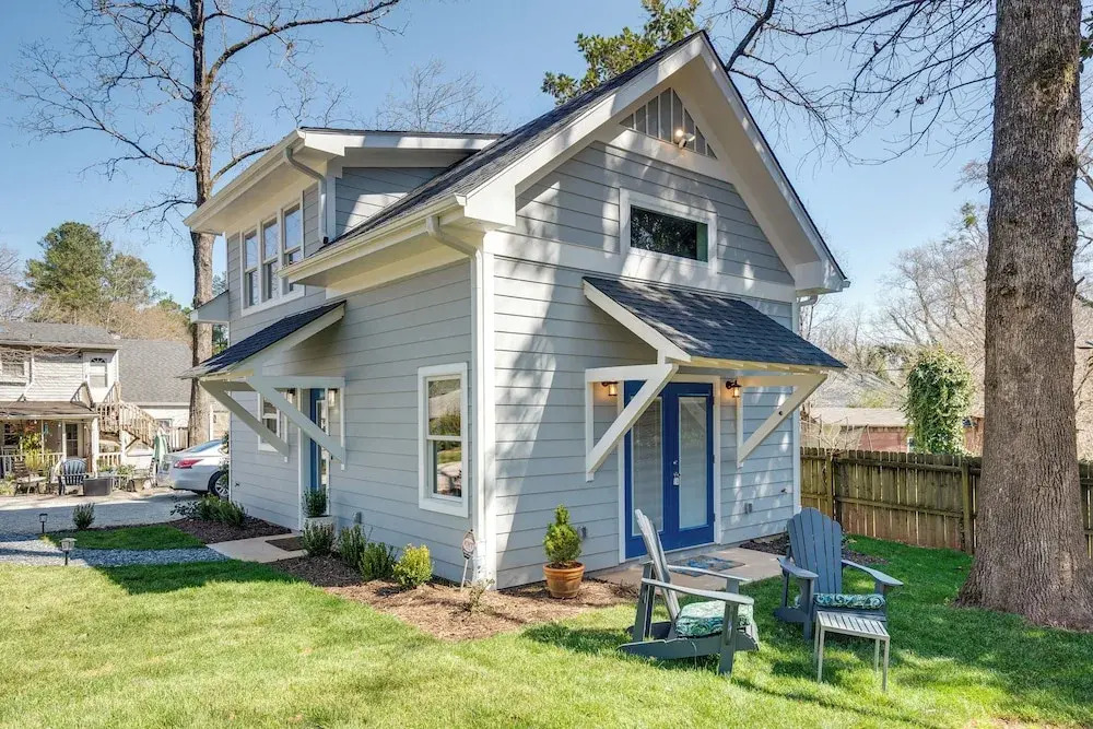 West Atlanta Craftsman Studio With Front Yard!