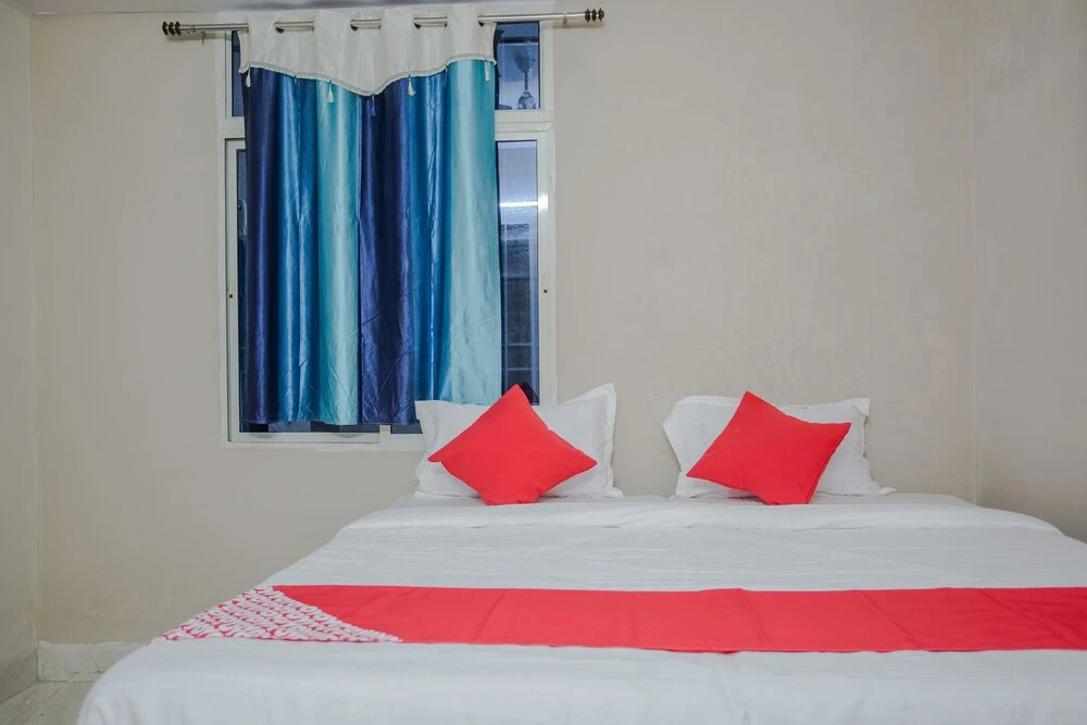 OYO 18293 Dream Homes