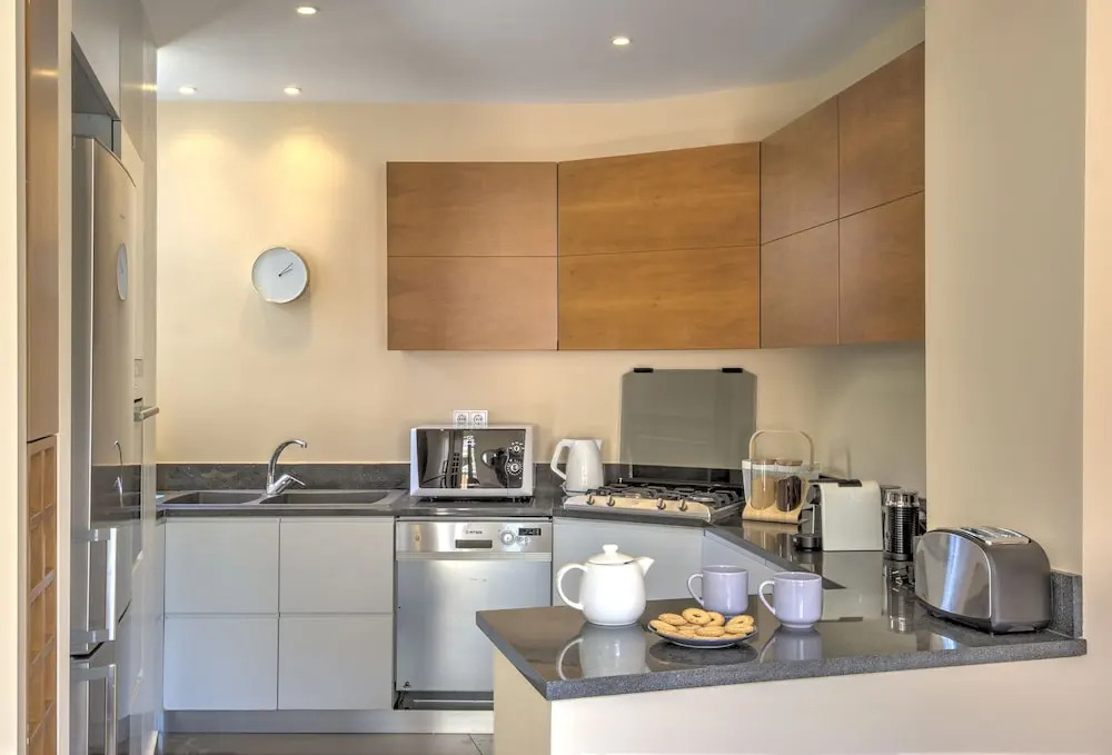 Aria Plaka Residence