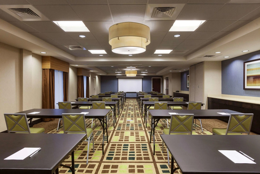 Hampton Inn and Suites Camp Springs