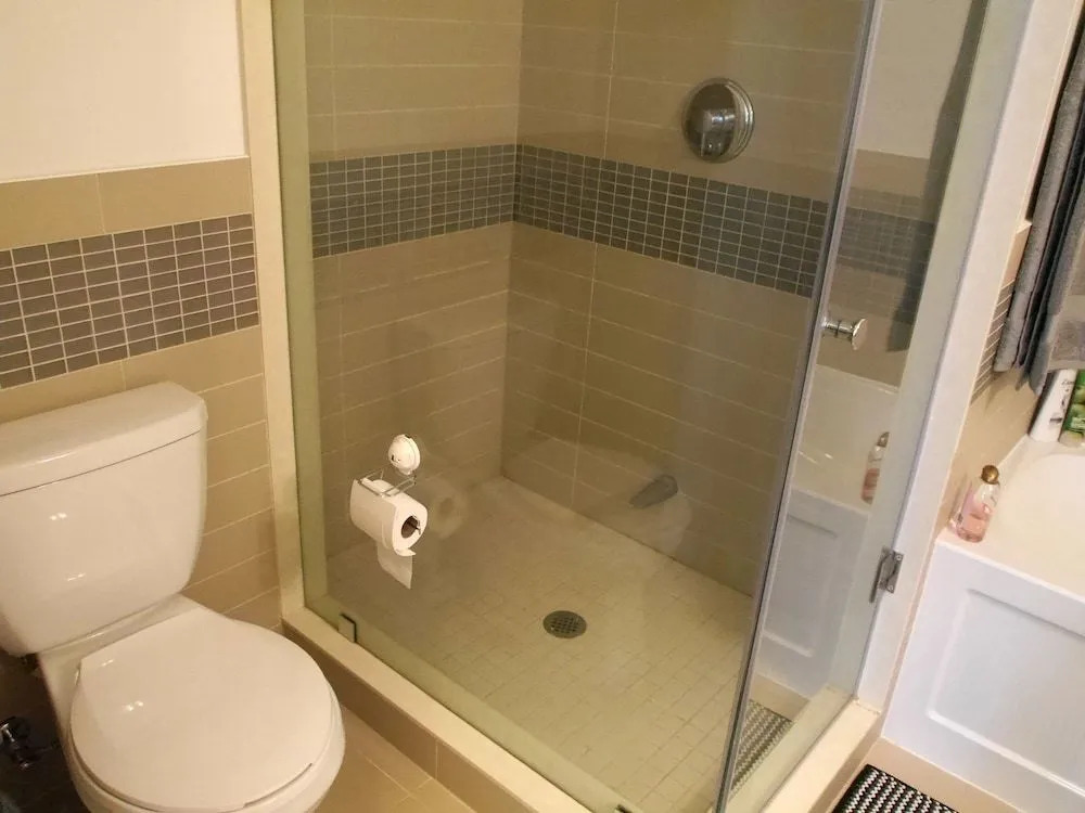 Grand 2BR Condo with Great Views