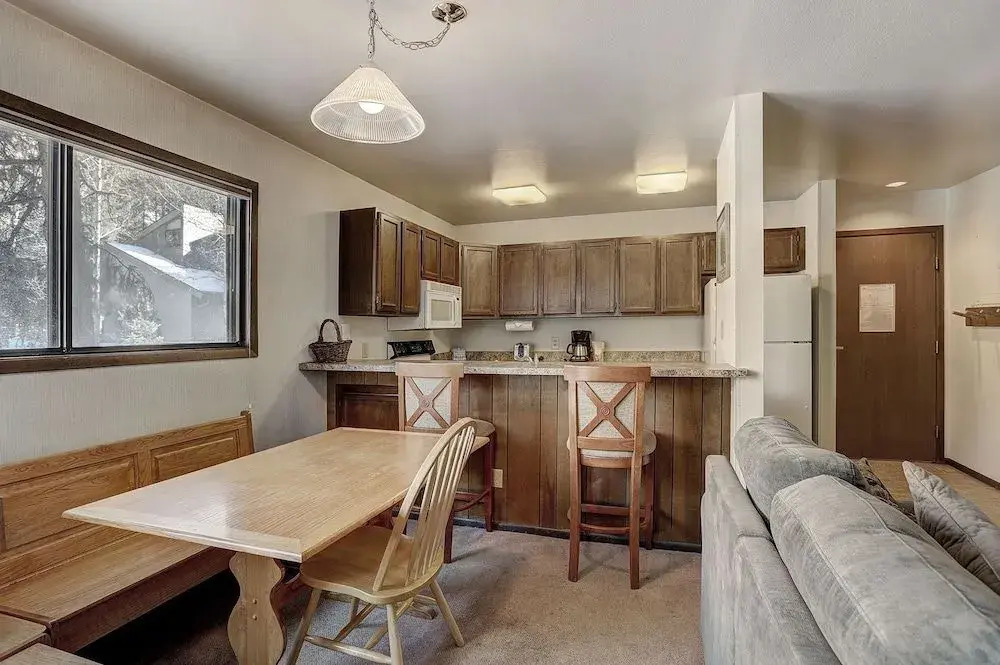 1125 Flying Dutchman 1 Bedroom Condo by RedAwning