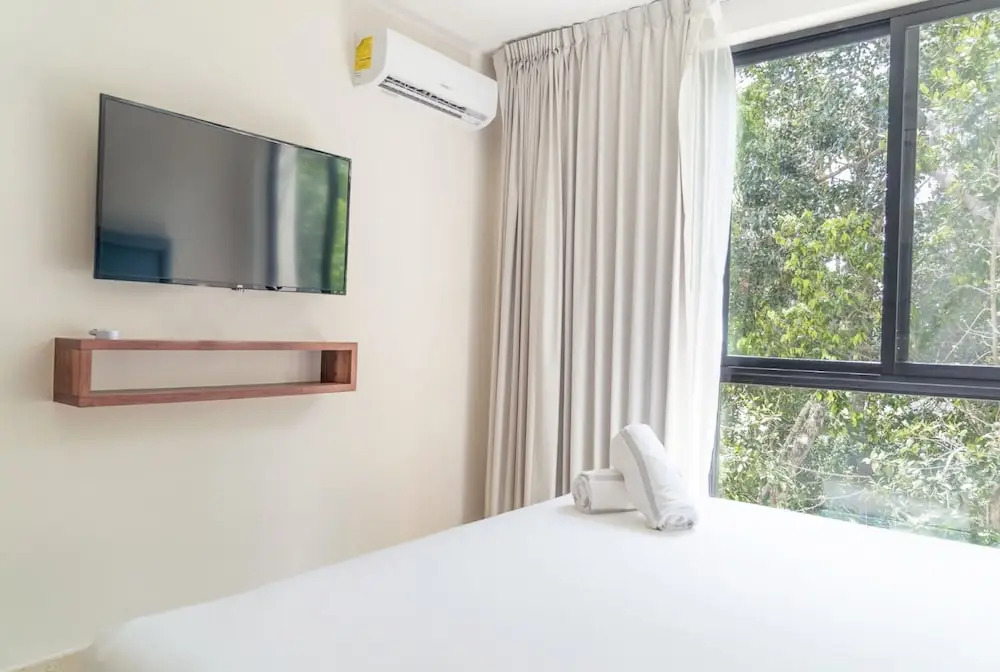 Stunning 2BR Condo Breathtaking Sky Bar Rooftop Pool Gym