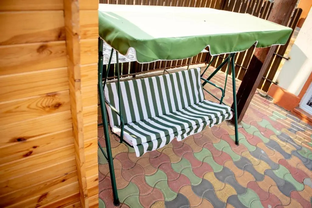 3 bedrooms house at Constanta 500 m away from the beach with enclosed garden and wifi