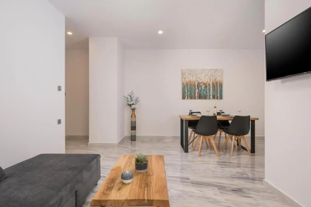 Quarters Luxury Apts
