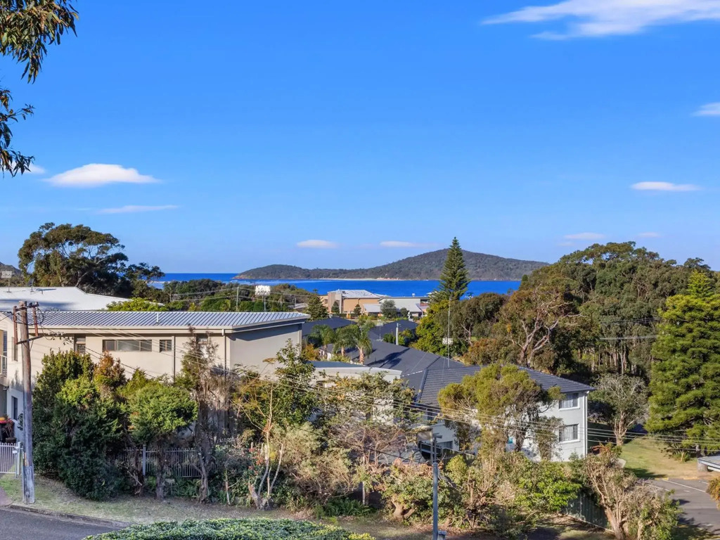 Island View Large Family Home Pool WI FI and Sweeping Views of Fingal