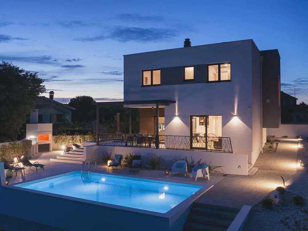 Villa Pomer with a private Swimming pool near the Sea