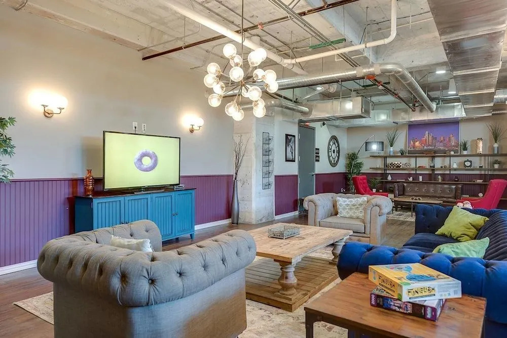 Brand New Stunning Unit Downtown