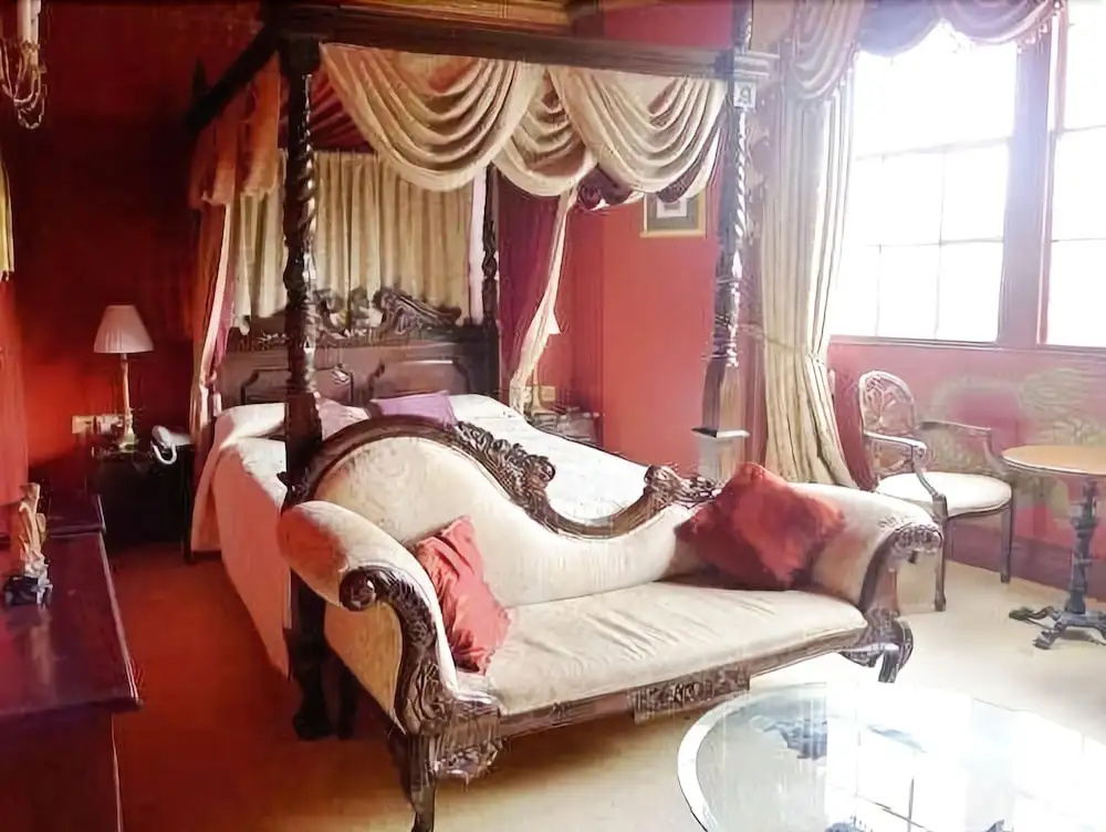 Royal Pavillion Townhouse Hotel