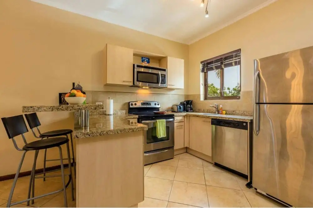 Gold Coast - 2br3ba Gated Community w Pools Gym