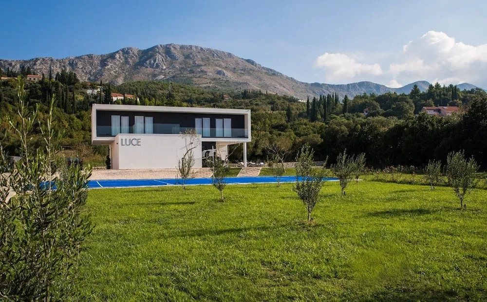 New Modern Villa Luce