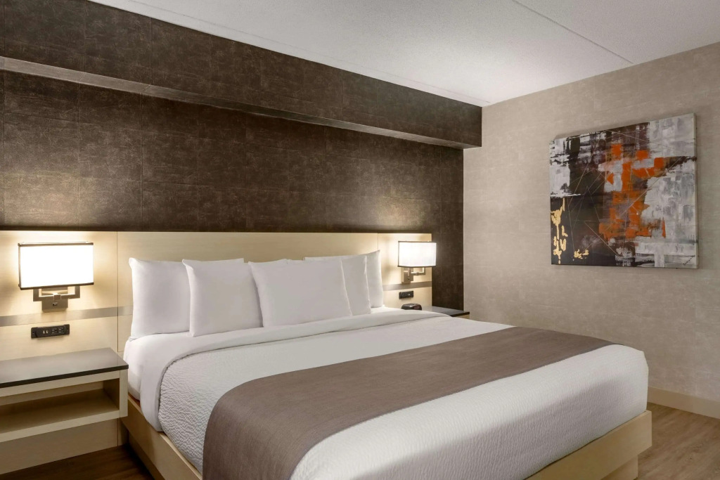 Days Inn by Wyndham Toronto West Mississauga