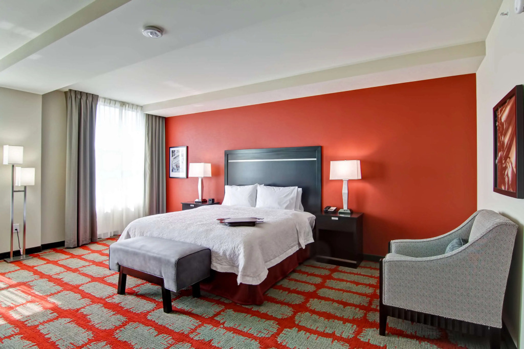Hampton Inn and Suites Cincinnati - Downtown