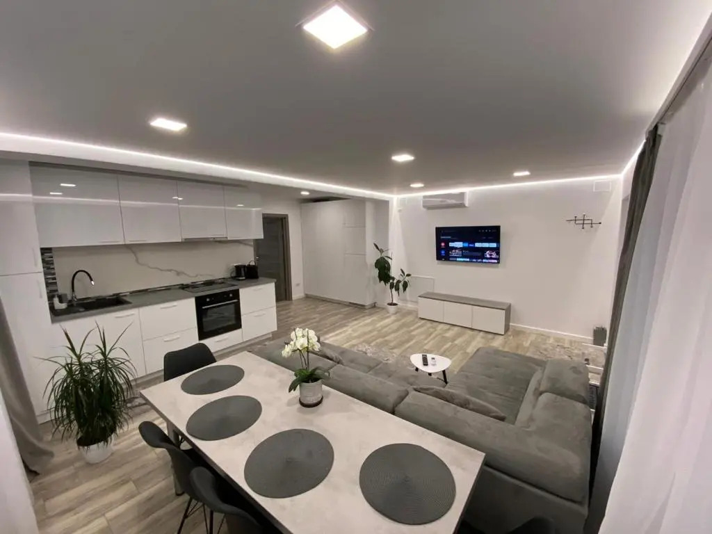 Lora Studio