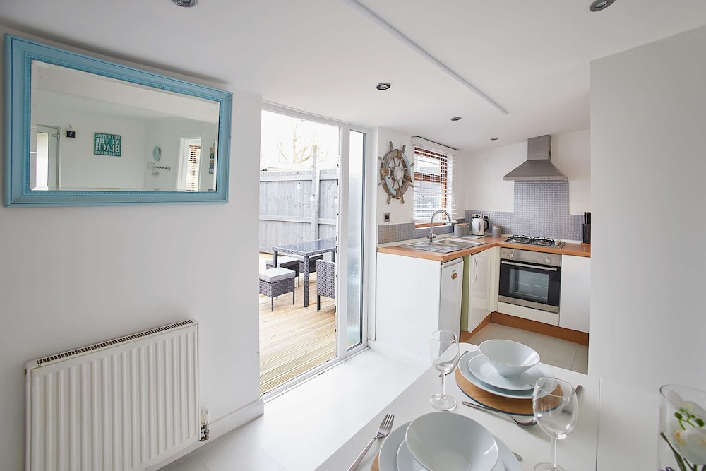 Host Stay Aurora Shore
