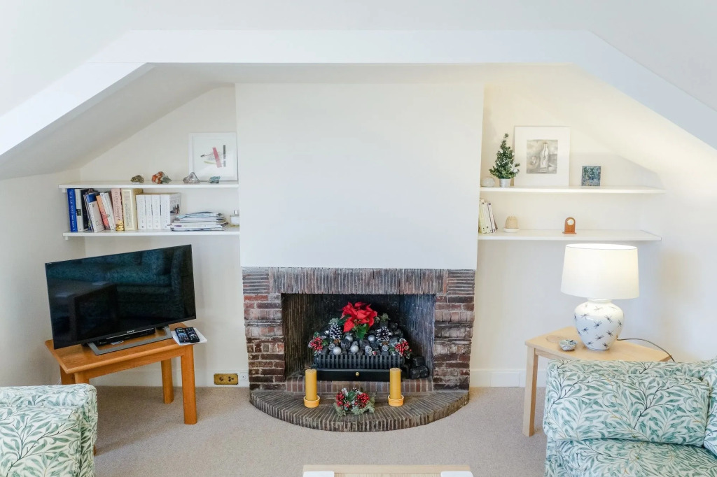 Sophisticated Edinburgh Apartment in City Centre