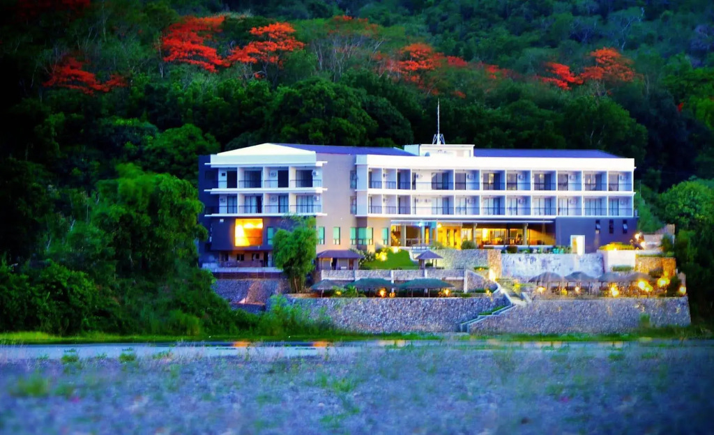 Rivermount Hotel And Resort