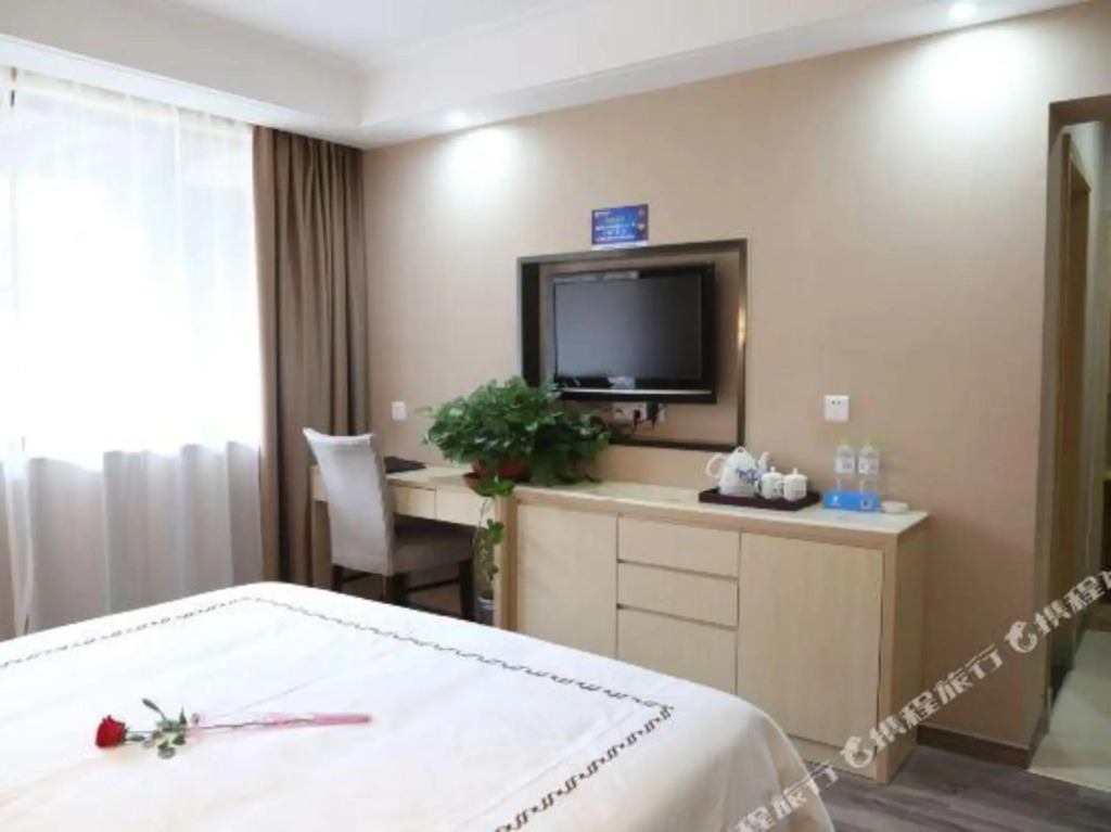 Zuiyi City Garden Hotel (Shaoxing East Station Wanhe City)