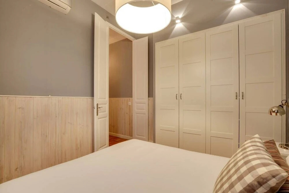 Beautiful 2bdr in Lovely Lesseps, 8mins to Metro