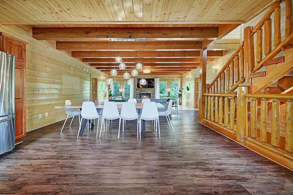 Java by Avantstay 12 Mins to Pigeon Forge + View