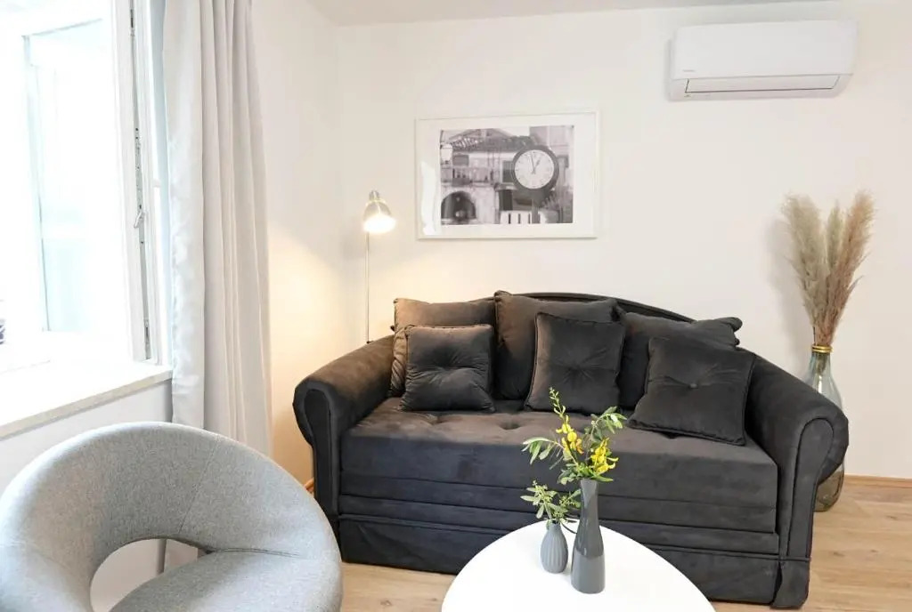 Apartment D & Studio L