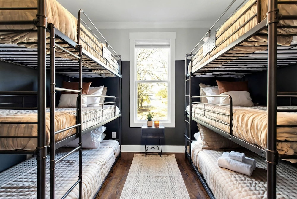 Near Gulch 12 South Book Luxury Now