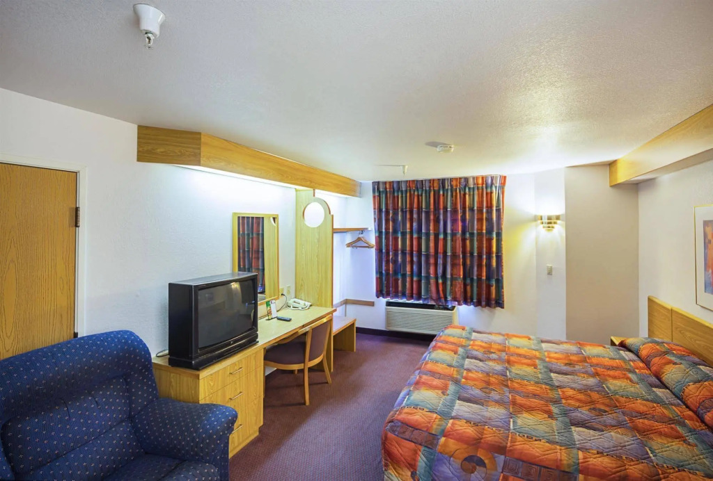 OYO Hotel Markle IN I-69