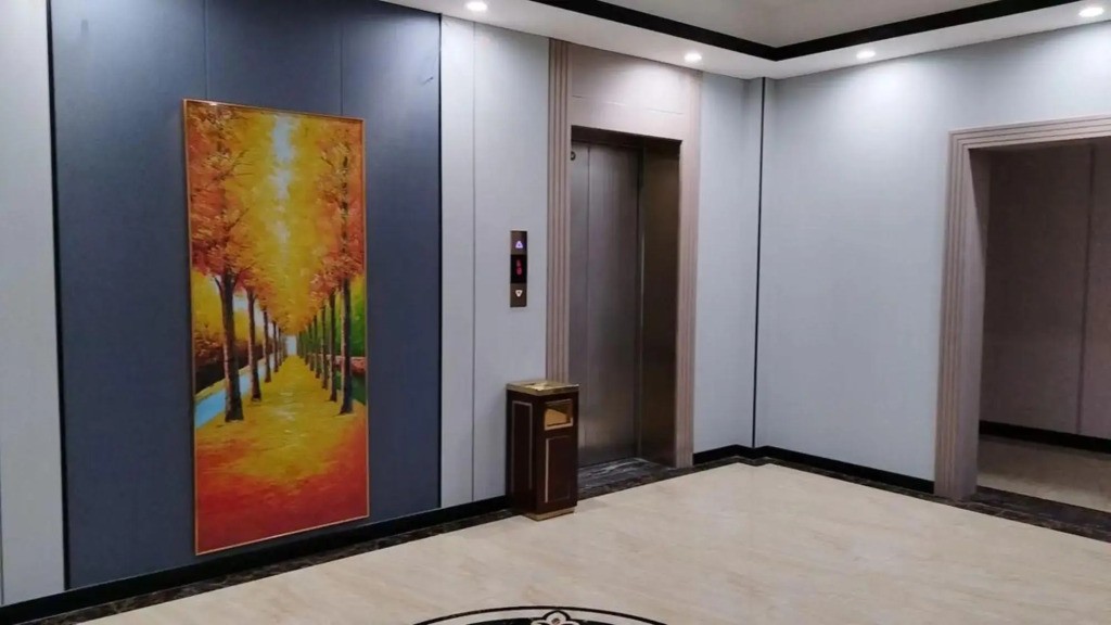 Shenzhen Bolang Hotel (Xintangwei Metro Station)