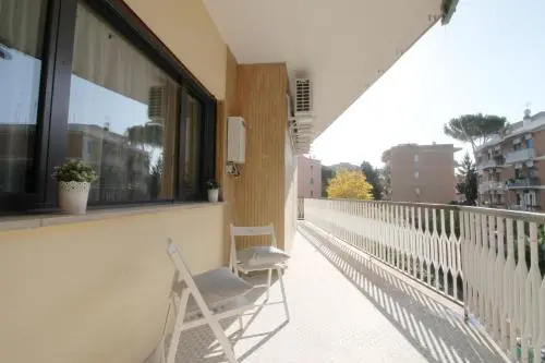 Eur Bright Spacious terraced Apartment