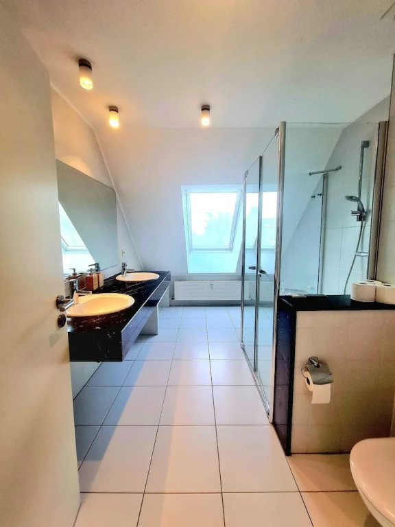 Penthouse 3bedrooms w. Parking&3Terraces