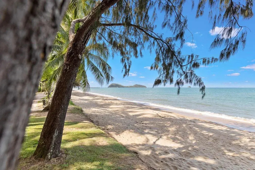 Bedrock Palm Cove I Private Pool I Sea Views I Family Retreat